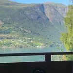Olden By The Fjords Of Norway, Bjorkelund Apartament Stryn