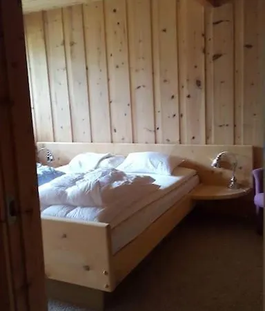 Olden By The Fjords Of Norway, Bjorkelund Apartament *