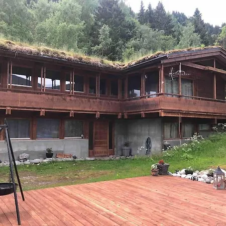Olden By The Fjords Of Norway, Bjorkelund Apartmán *