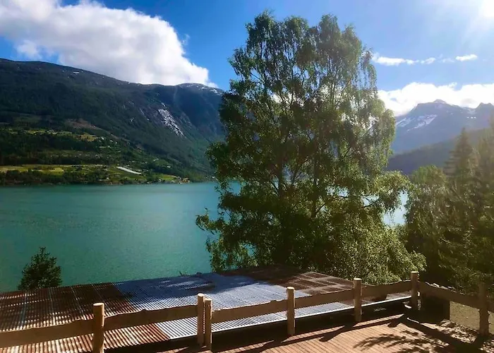 Olden By The Fjords Of Norway, Bjorkelund Apartmán *