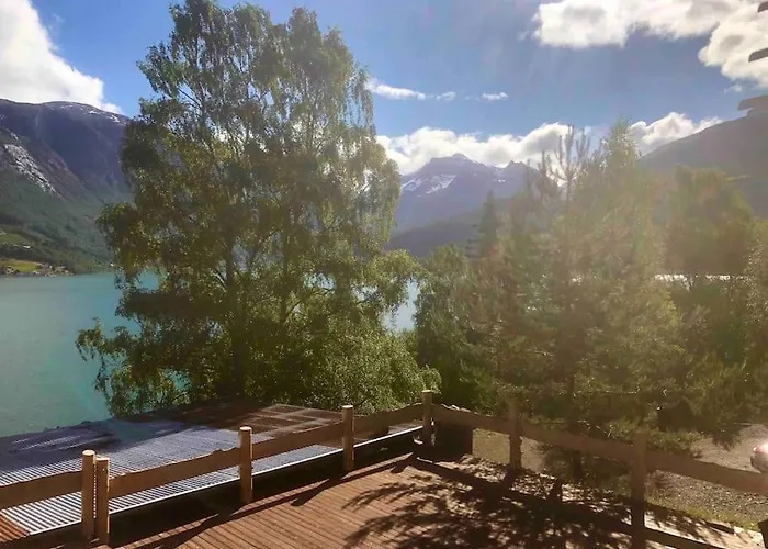 Olden By The Fjords Of Norway, Bjorkelund Apartmán