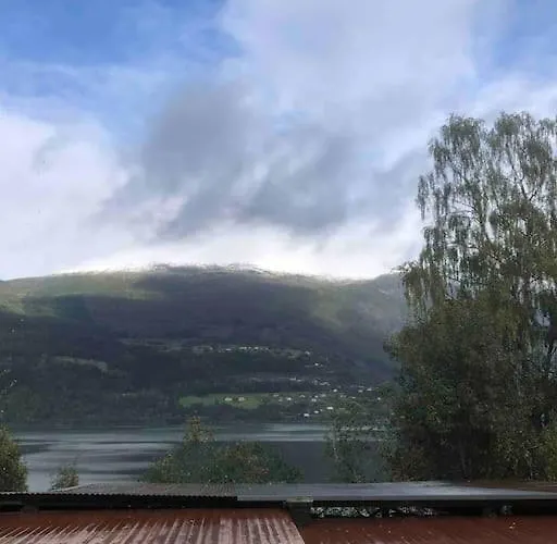 Olden By The Fjords Of Norway, Bjorkelund Apartmán *