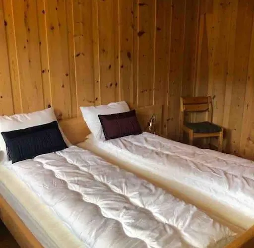 Olden By The Fjords Of Norway, Bjorkelund Apartmán *