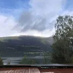 Olden By The Fjords Of Norway, Bjorkelund Apartmán *